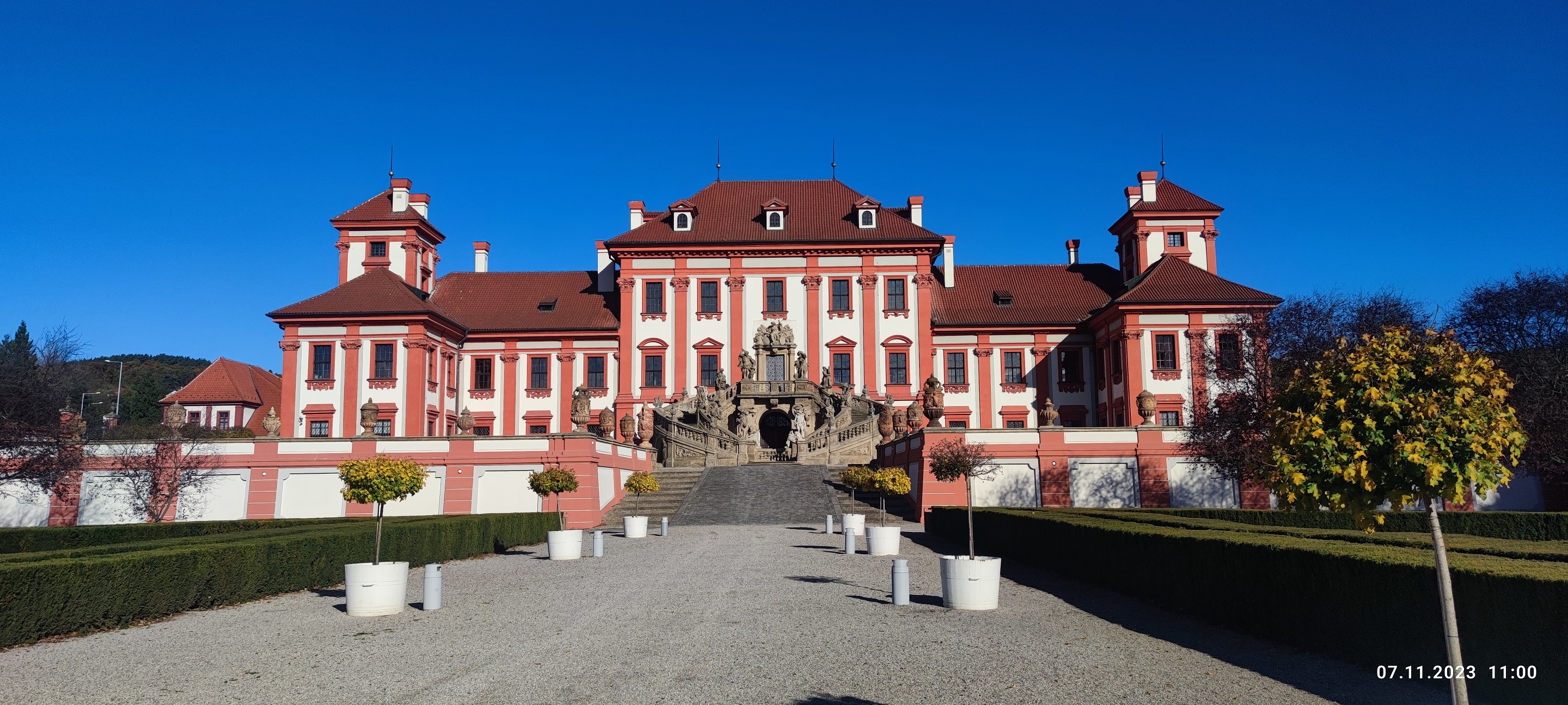 Trojský zámek, bludiště - obrázek